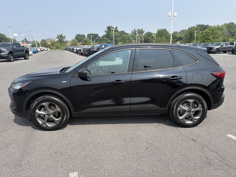 Certified 2025 Ford Escape ST-Line AWD/4WD image 7