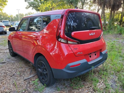 Used 2022 Kia Soul LX w/ Technology Package FWD image 8