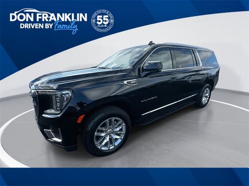 Used 2022 GMC Yukon XL SLT w/ SLT Premium Package image 1