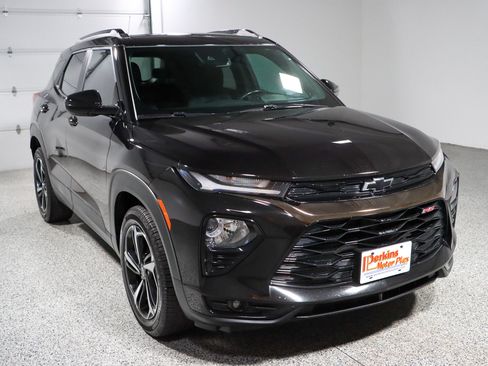Used 2021 Chevrolet TrailBlazer RS w/ Technology Package FWD image 5