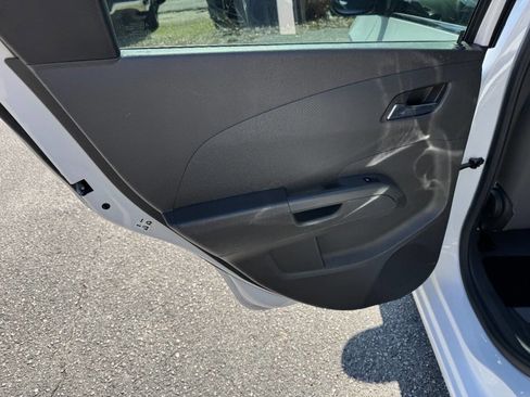 Used 2014 Chevrolet Sonic LT image 40