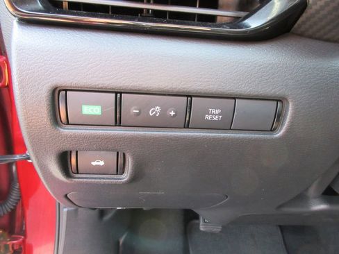 Used 2025 Nissan Sentra SV FWD image 21