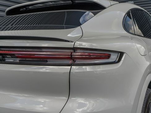 New 2026 Porsche Cayenne Coupe AWD/4WD image 14