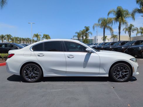 Certified 2025 BMW 330i Sedan w/ M Sport Package RWD image 11