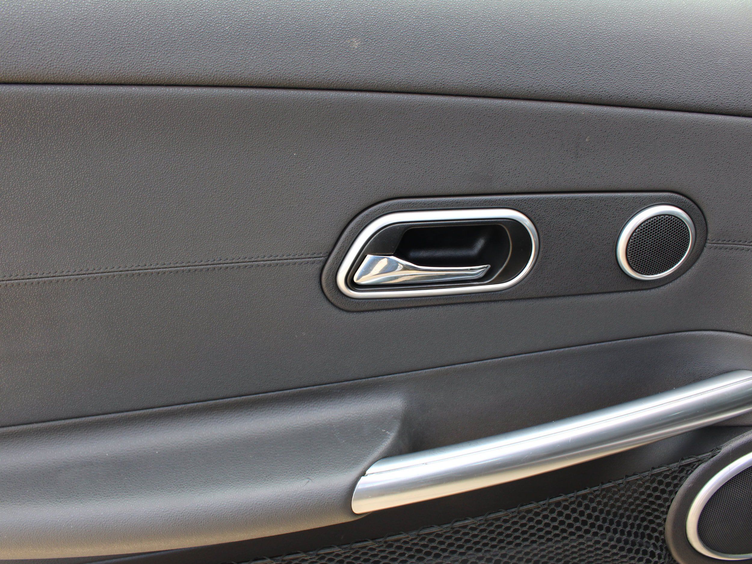 Used 2005 Chrysler Crossfire Limited RWD image 20