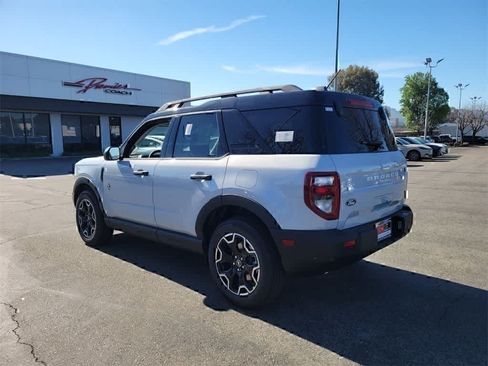 Used 2026 Ford Bronco Sport Outer Banks AWD/4WD image 3