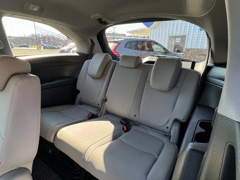 Used 2023 Honda Odyssey EX-L image 17