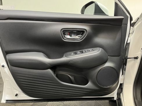 Used 2023 Honda HR-V LX image 13