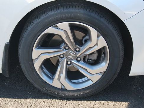 Used 2018 Honda Accord EX image 12