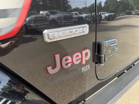 Used 2020 Jeep Wrangler Unlimited Rubicon w/ Quick Order Package 28Y Recon AWD/4WD image 24