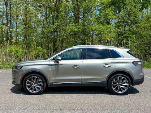 Used 2023 Lincoln Nautilus Reserve w/ Cargo Utility Package AWD/4WD image 8