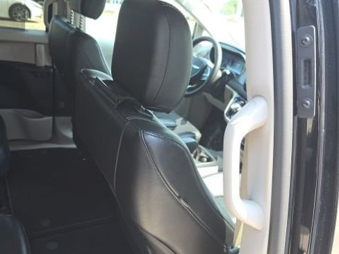 Used 2024 Chrysler Pacifica Touring-L FWD image 26
