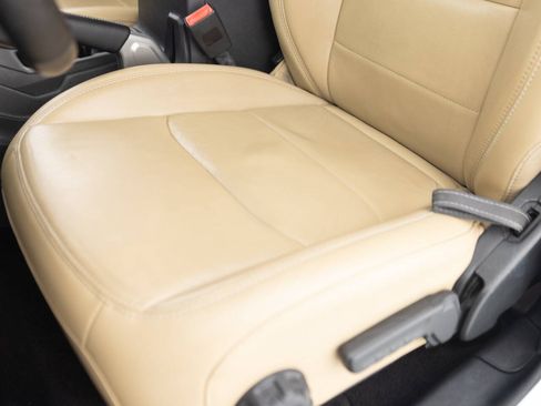 Used 2018 Jeep Wrangler Unlimited Sahara AWD/4WD image 23