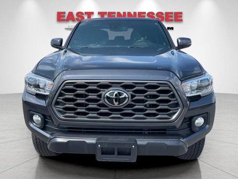 Used 2022 Toyota Tacoma TRD Off-Road AWD/4WD image 9