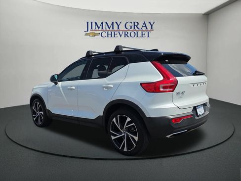 Used 2020 Volvo XC40 T5 R-Design AWD/4WD image 3