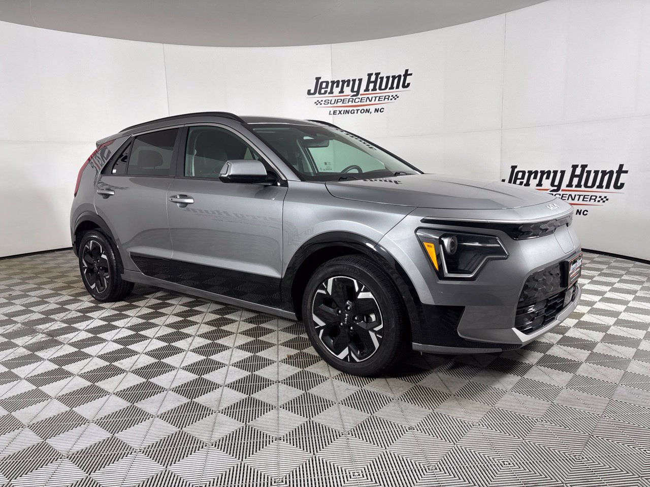 Used 2023 Kia Niro Wind w/ Wind Preserve Package FWD image 3