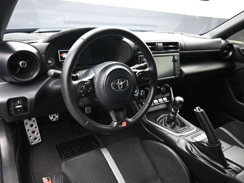 Used 2025 Toyota GR86 Premium RWD image 13
