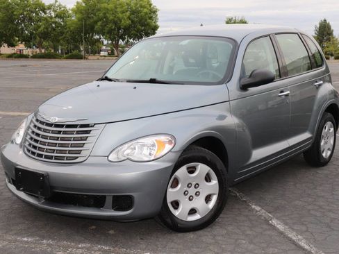 Used 2009 Chrysler PT Cruiser FWD image 4