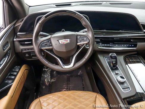 Used 2023 Cadillac Escalade Sport w/ LPO, ONYX Package image 17