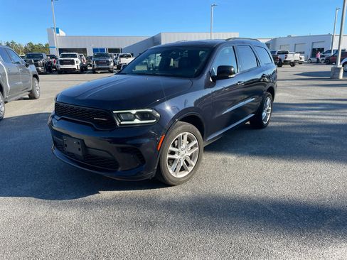 Used 2024 Dodge Durango GT image 3