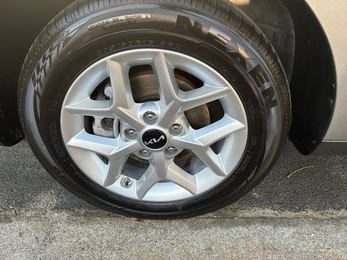 Used 2025 Kia Soul LX w/ LX Technology Package image 31