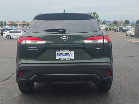 Used 2022 Toyota Corolla Cross LE AWD/4WD image 6