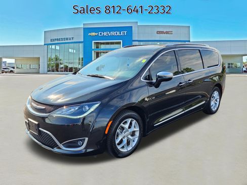 Used 2020 Chrysler Pacifica Limited FWD image 3