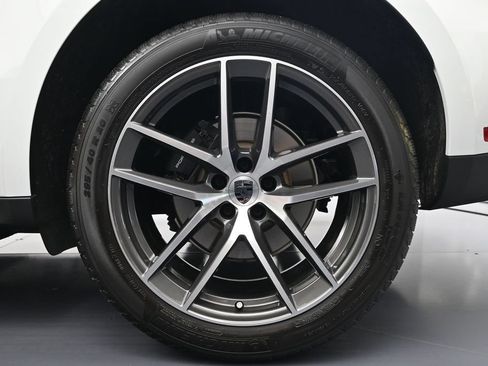 Used 2026 Porsche Macan AWD/4WD image 26