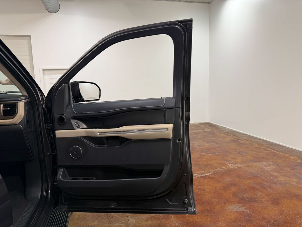 Used 2024 Ford Expedition Limited AWD/4WD image 61