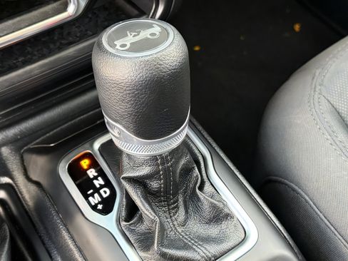 Used 2020 Jeep Wrangler Unlimited Sport AWD/4WD image 23