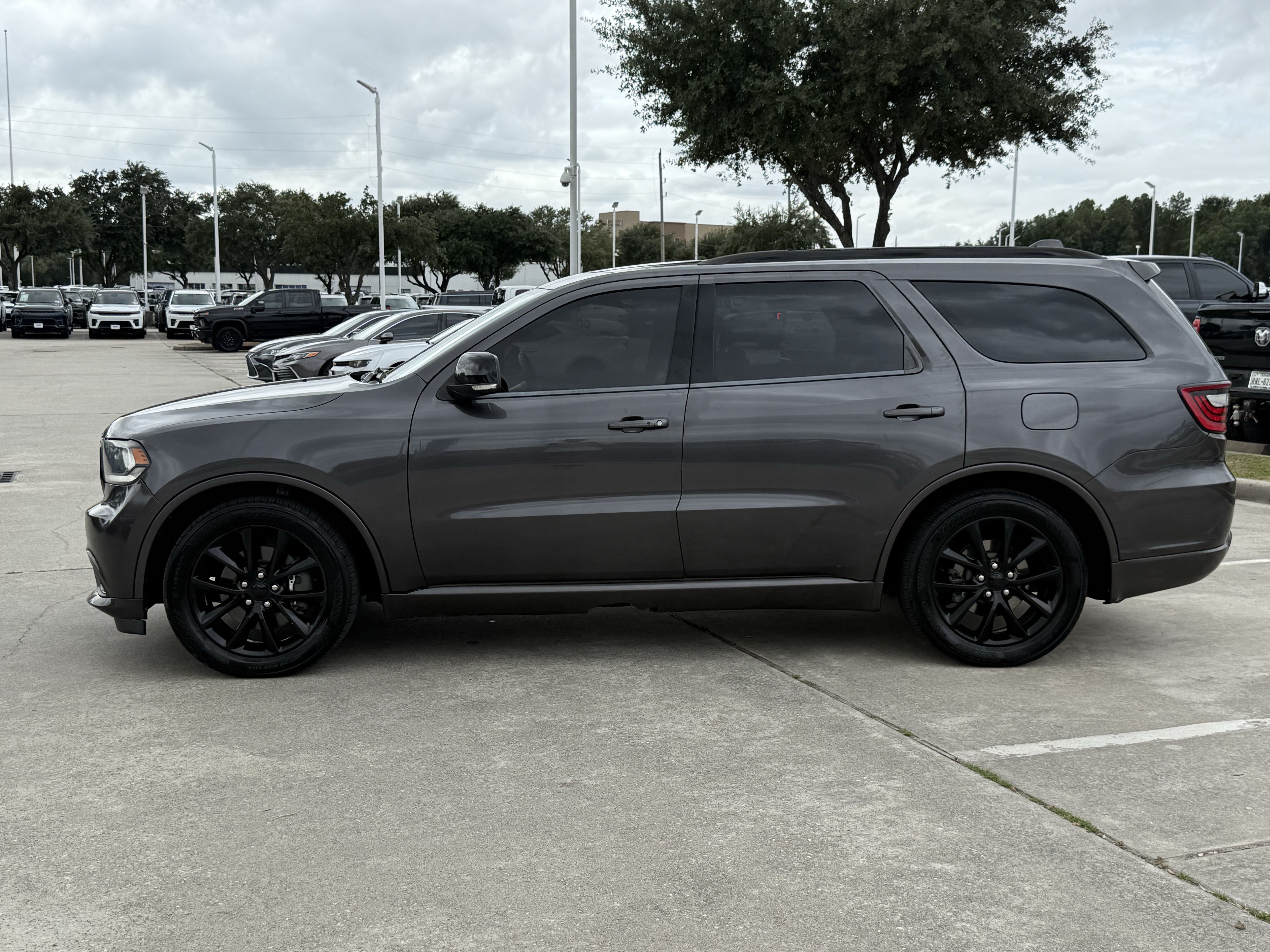 Used 2017 Dodge Durango R/T w/ Technology Group AWD/4WD image 8
