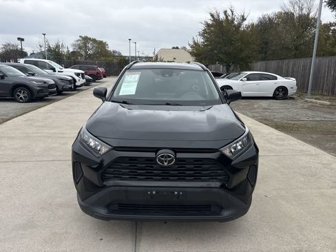 Used 2021 Toyota RAV4 LE image 6