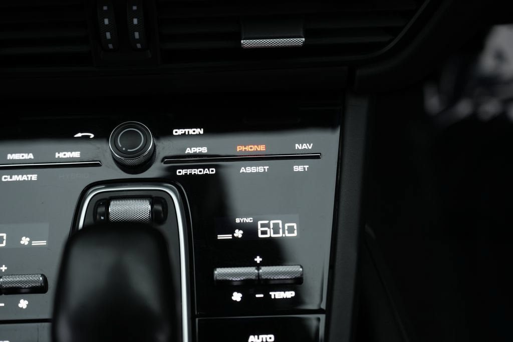 Used 2019 Porsche Cayenne Turbo AWD/4WD image 94