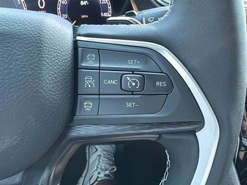 Used 2024 Jeep Grand Cherokee L Altitude image 20