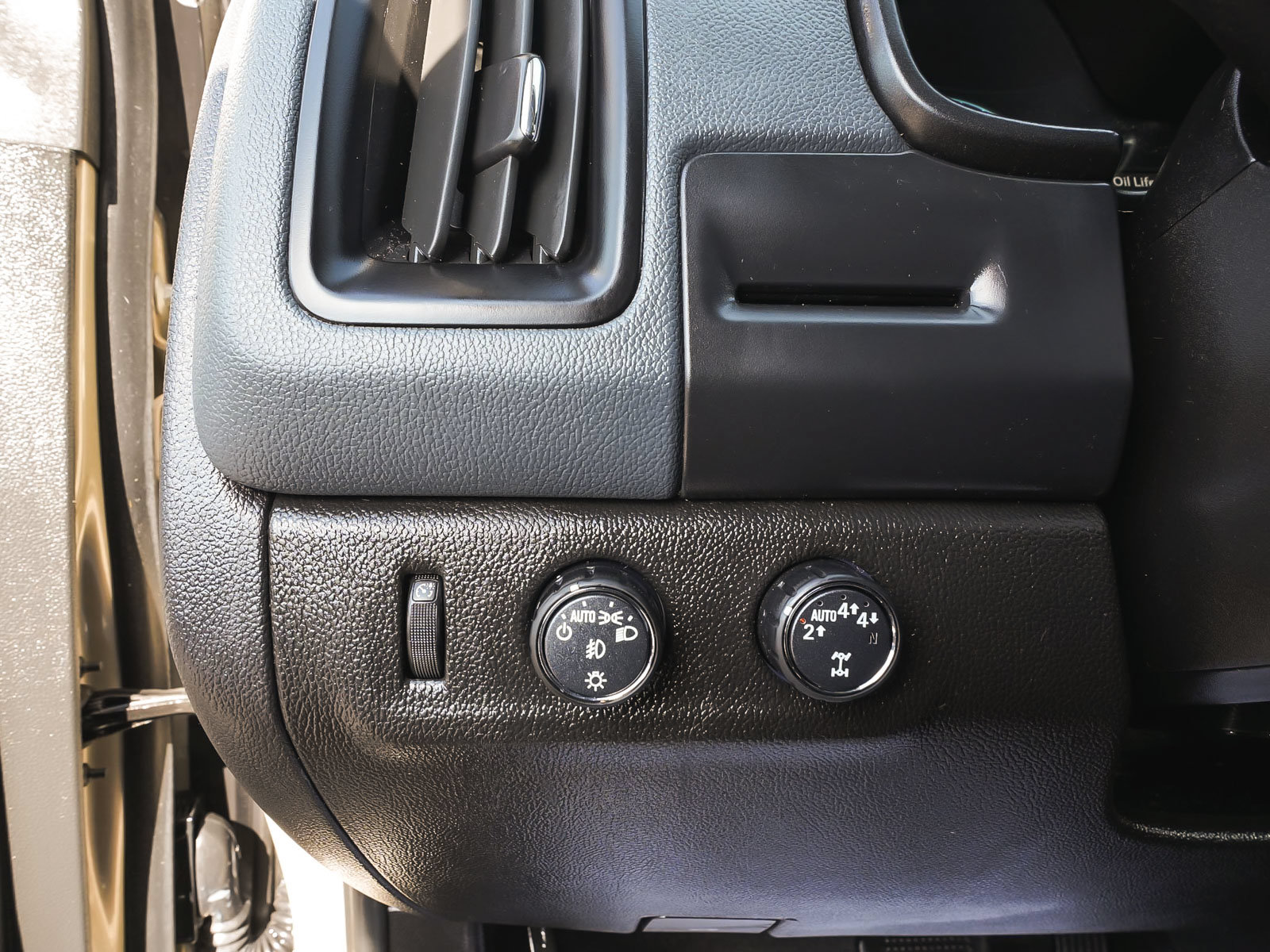 Used 2022 Chevrolet Colorado Z71 AWD/4WD image 18