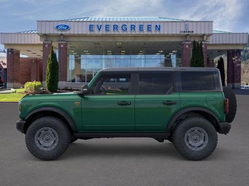 New 2025 Ford Bronco Badlands image 3