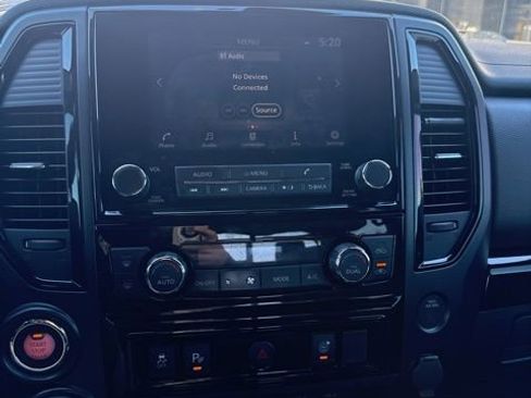 Used 2023 Nissan Titan SV w/ SV Convenience Package AWD/4WD image 4