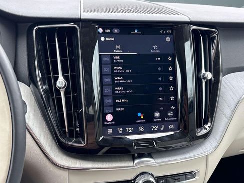 Certified 2024 Volvo XC60 B5 Plus image 21