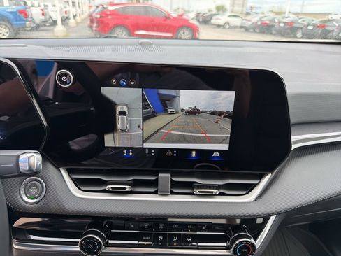 New 2026 Chevrolet Equinox LT FWD image 25