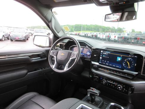 Certified 2022 Chevrolet Silverado 1500 LTZ AWD/4WD image 25