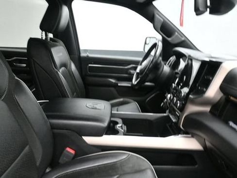 Used 2019 RAM 1500 Laramie AWD/4WD image 15