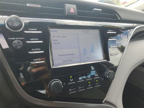 Used 2018 Toyota Camry LE image 26