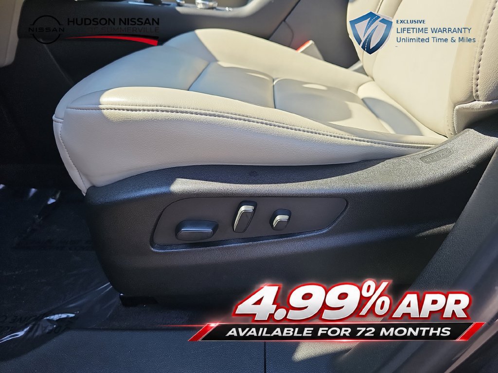 Used 2023 Cadillac XT4 Premium Luxury w/ Technology Package FWD image 29