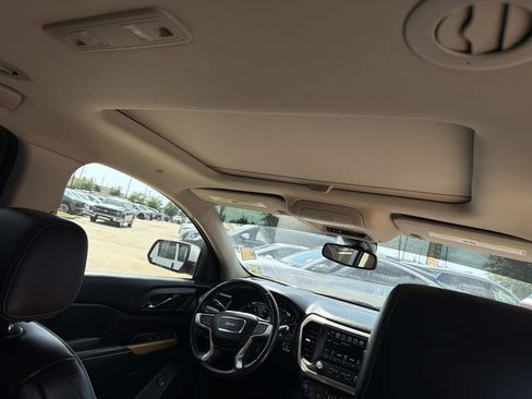 Used 2018 GMC Acadia Denali w/ Technology Package FWD image 14