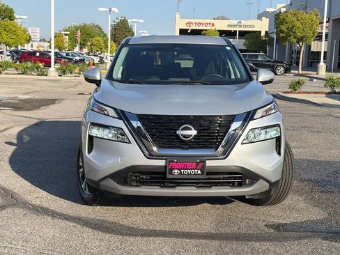 Used 2022 Nissan Rogue SV AWD/4WD image 2