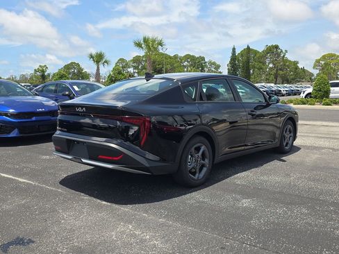 New 2026 Kia K4 FWD image 8