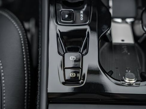 New 2026 Volvo XC40 B5 Plus w/ Protection Package Premier image 27