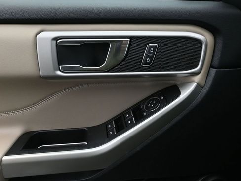 Used 2021 Ford Explorer XLT w/ Equipment Group 202A image 20