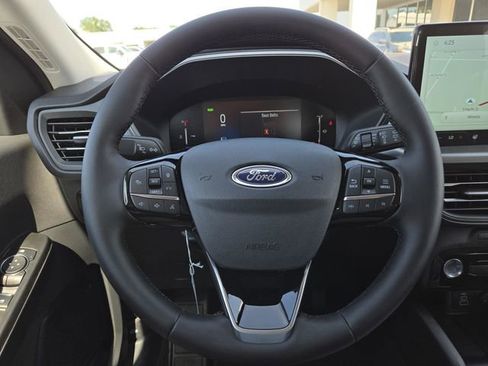 New 2025 Ford Escape SE image 15