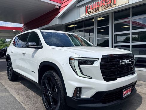 Used 2025 GMC Acadia Elevation w/ Elevation Premium Package AWD/4WD image 13